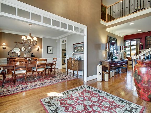 3rd image of 2136 Summer Hill Cir