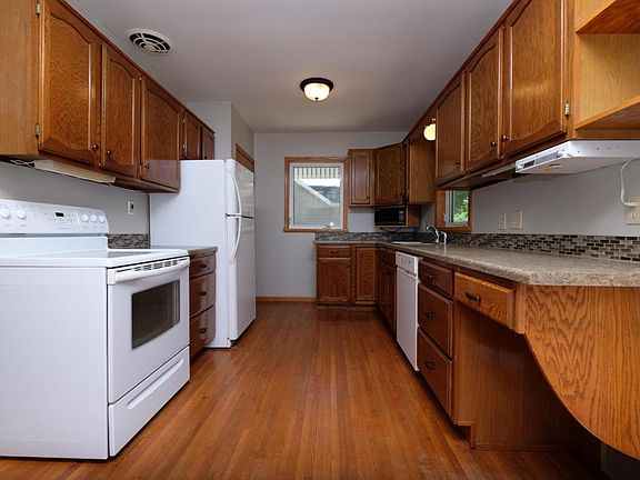 4th image of 927 N 12th St