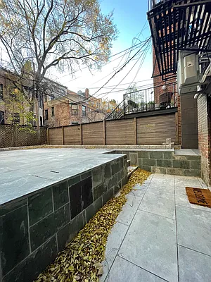 Rented by Compass | media 21