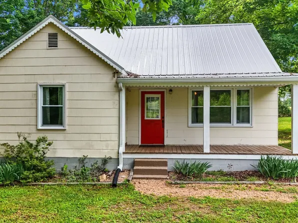1042 Acorn Rd, Nathalie, VA 24577