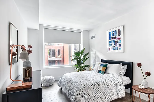 Rented by Extell Marketing Group LLC | media 40