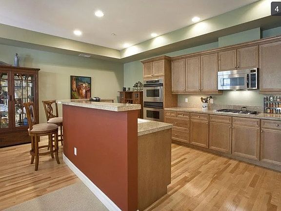 3rd image of 10398 NE 17th St Unit 303