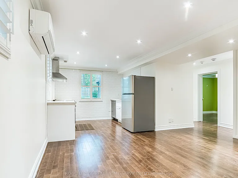 64 Grenview Blvd S #LOWER — Photo 3
