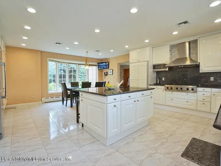 738 Todt Hill Rd — Photo 4