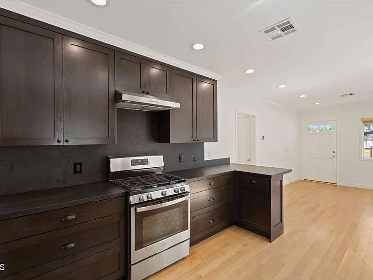 6224 Springvale Dr — Photo 6