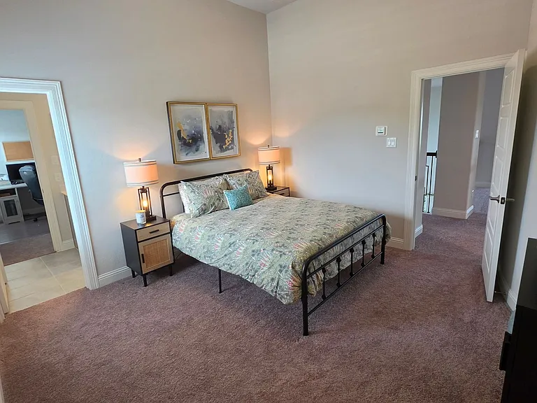 217 Longwood Dr — Photo 42