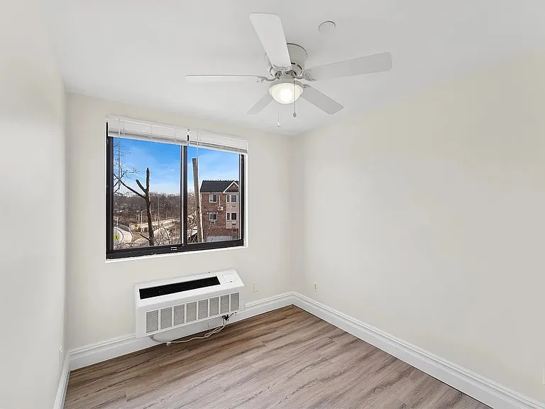 135-46 Grand Central Pkwy #4A — Photo 15