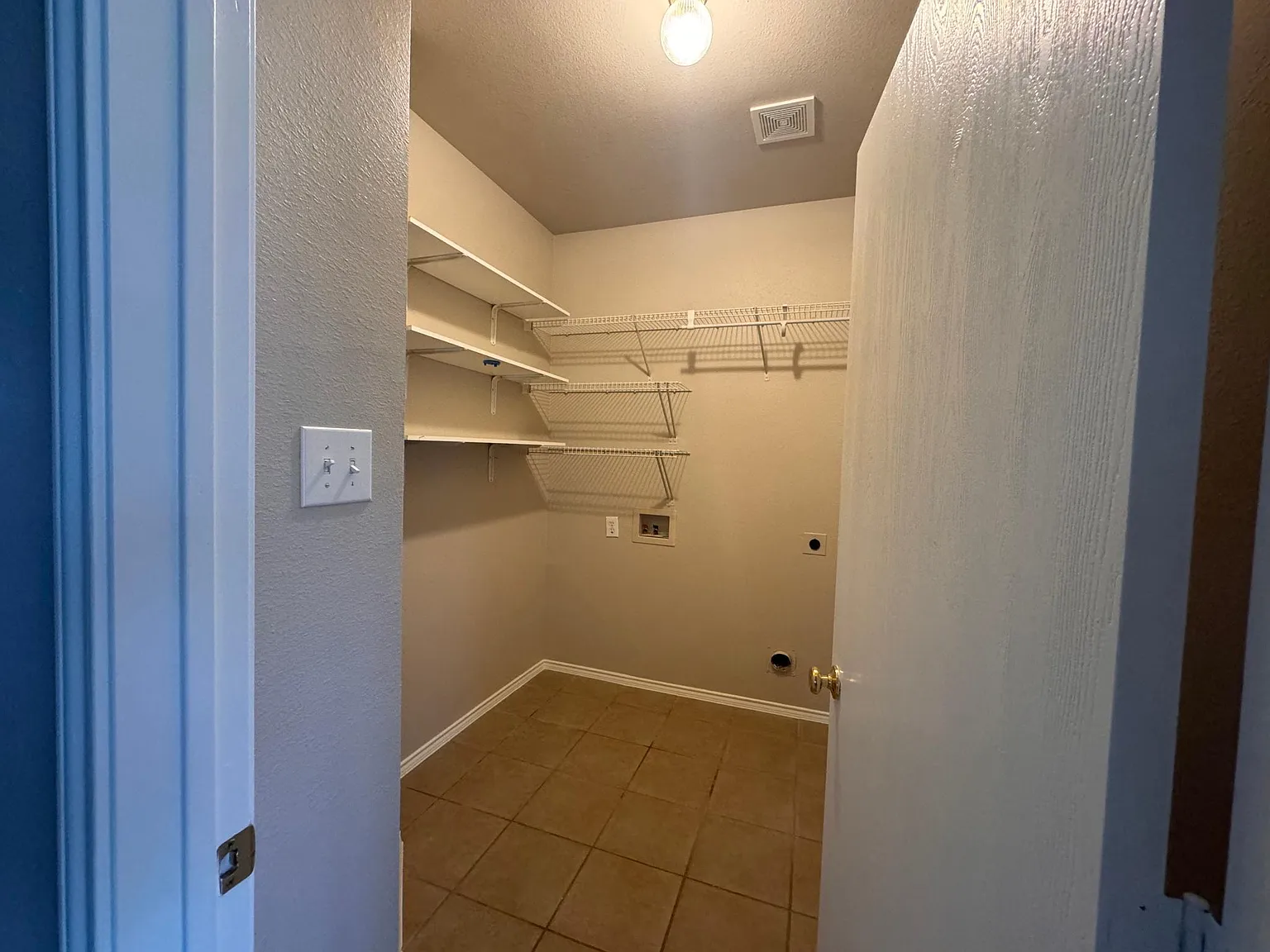 10429 Trevino Ln — Photo 3