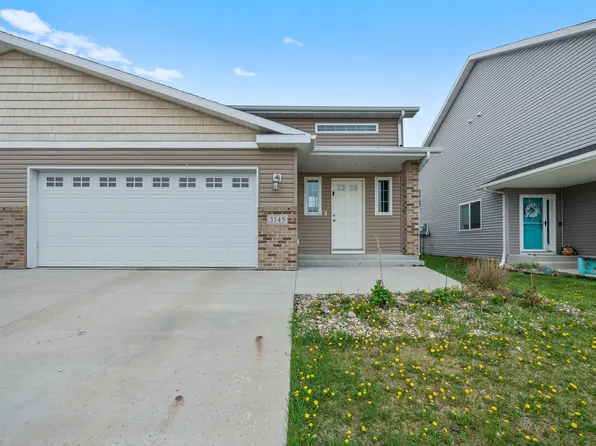 3145 8th St NE, Minot, ND 58703