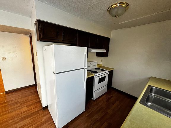 5th image of 1813 Gordon St #106