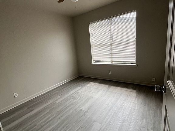 3rd image of 5917 Lucille Dr