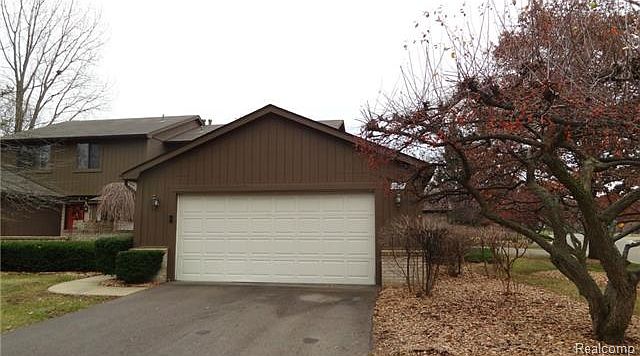 1st image of 1008 Oak Pointe Dr #1