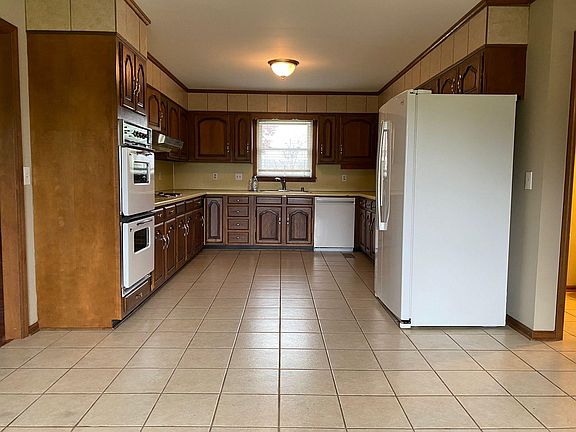 4th image of 2129 Veterans Pkwy