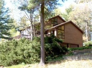 55 Buffam Rd, Pelham, MA 01002