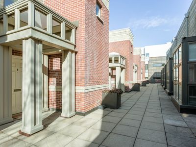 2743 N Wayne Ave APT B, Chicago, IL, 60614