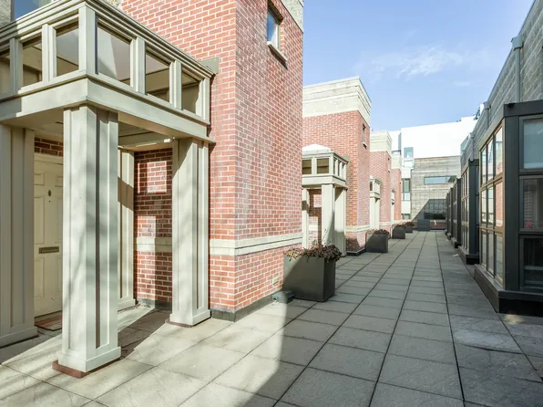2743 N Wayne Ave APT B, Chicago, IL 60614