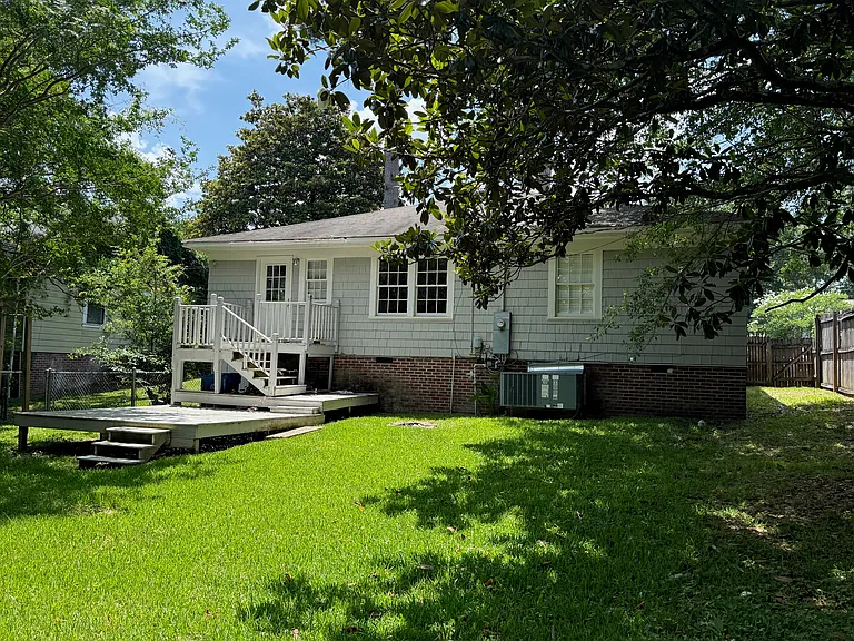 105 Kimball Ave — Photo 2