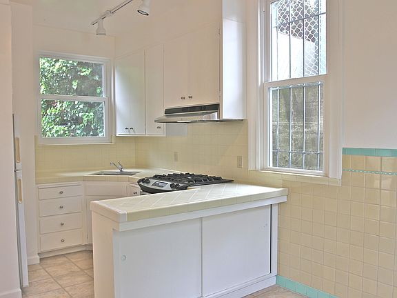 3rd image of 2141 Jones St