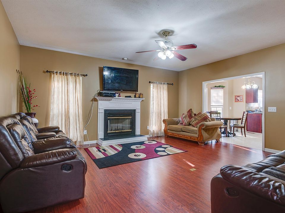 2nd image of 804 Morningwood Pl