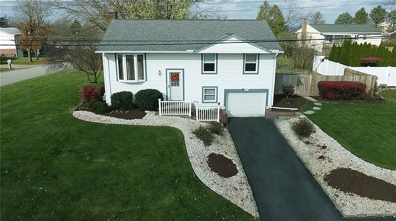 1st image of 9748 Deerfield Dr