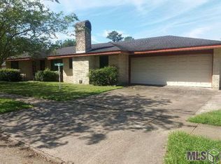 10215 Almond Dr, Baton Rouge, LA 70807