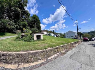 203 Chestnut St, Barrackville, WV 26559