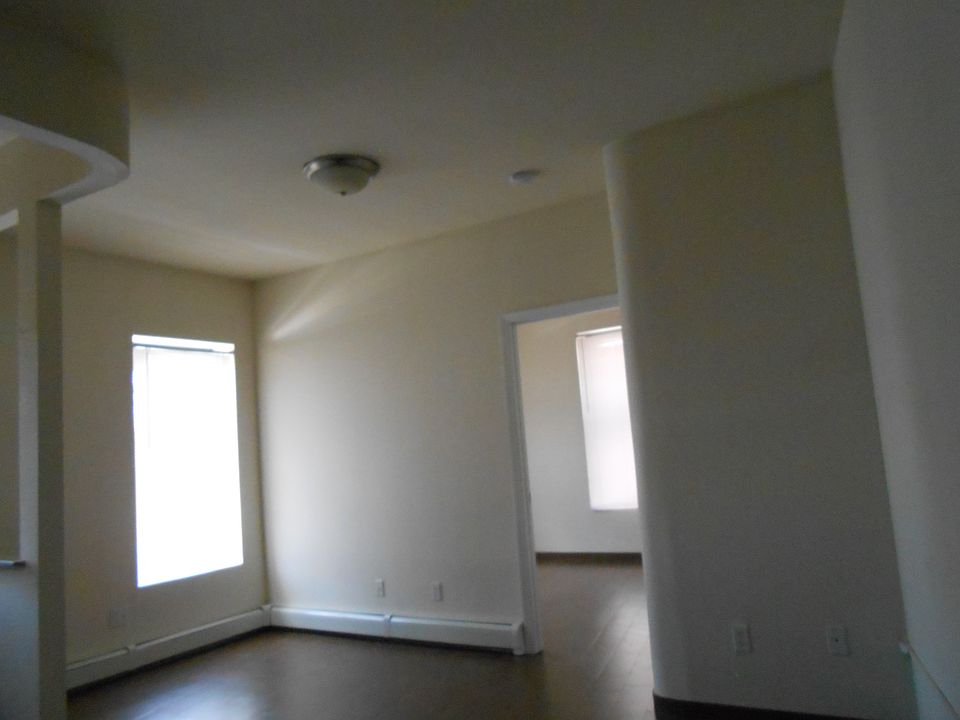 Building Photo 3