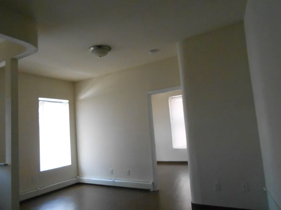 Building Photo 3
