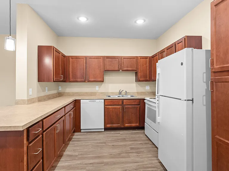 Jackson Forest Apartments — Photo 10