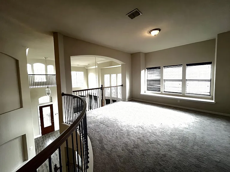 12637 Waltham Dr — Photo 10