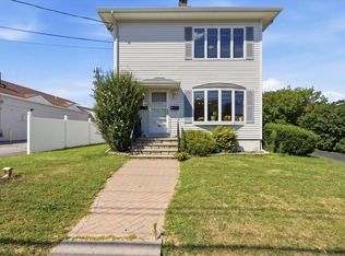 986 Sabattus St, Lewiston, ME 04240