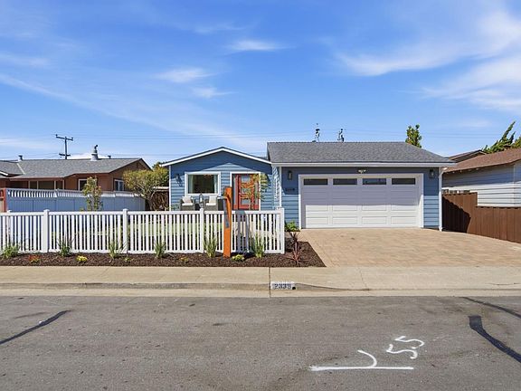 3rd image of 2339 Clipper St