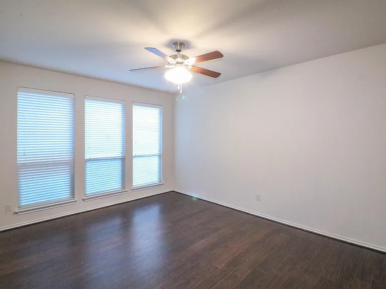 6677 Friendsway Dr — Photo 11