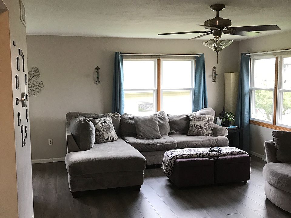 2nd image of 1517 Matthew Way