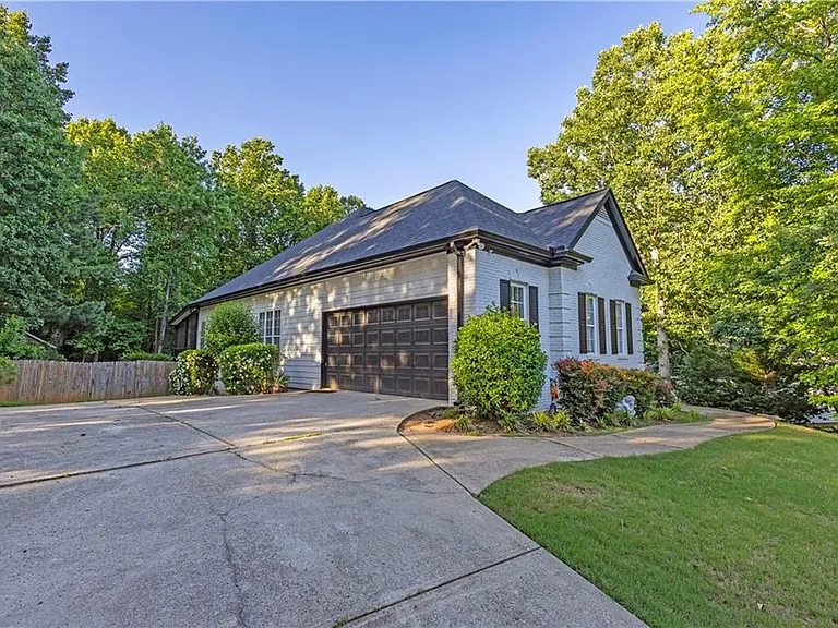 151 Dumar Ln — Photo 2