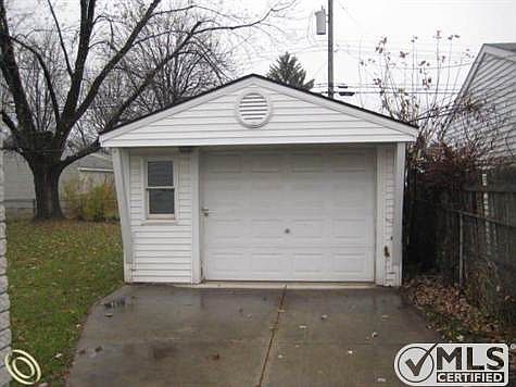 4-Garage.JPG