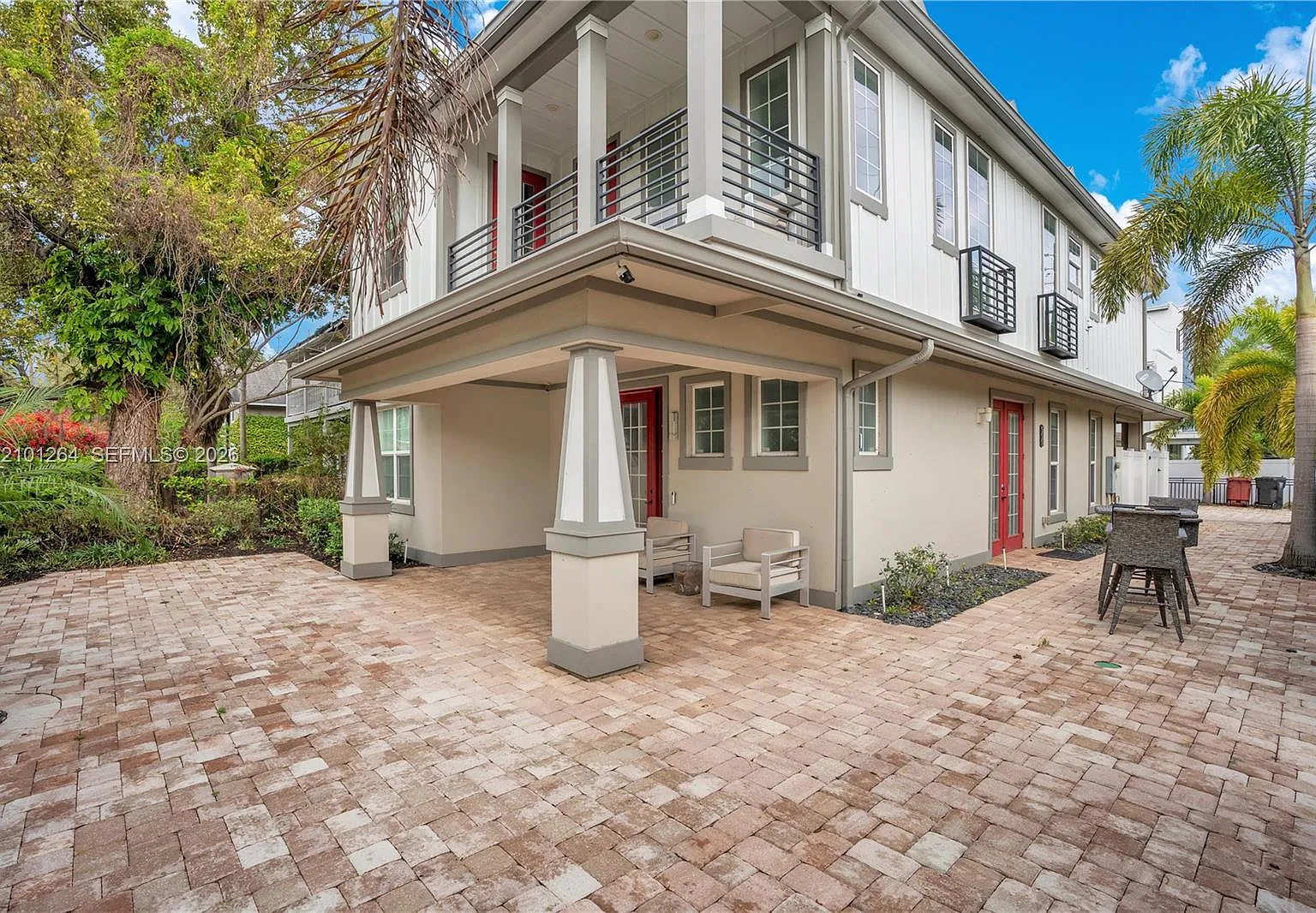 4 bed, 3.0 bath, $4,400 — Photo 1