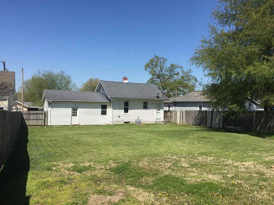 2nd image of 304 Leslie Ave