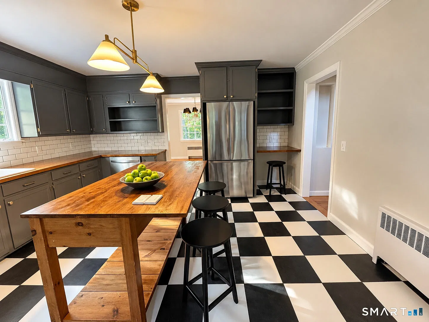 3 bed, 1.5 bath, 1859 sqft, $4,900 — Photo 4