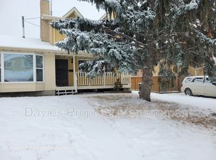 9323 173rd St NW, Edmonton, AB T5T3C4