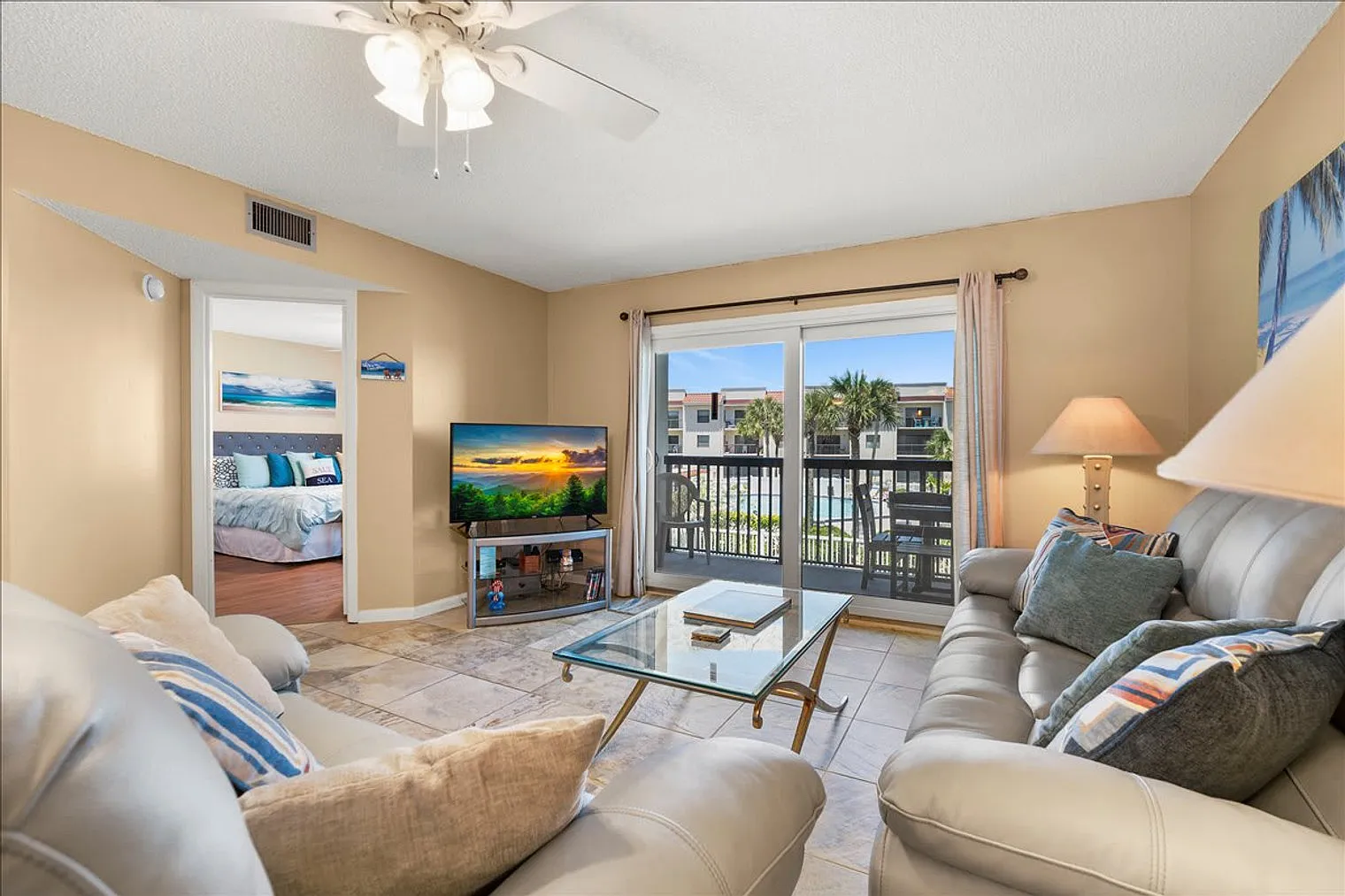 2 bed, 2.0 bath, 1033 sqft, $3,120 — Photo 2