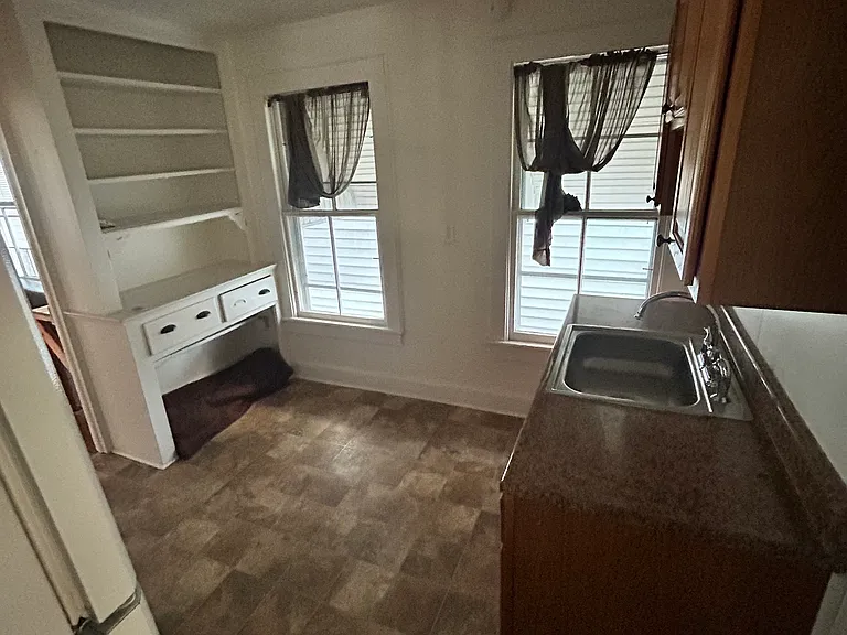 229 Robinson St #2 — Photo 7