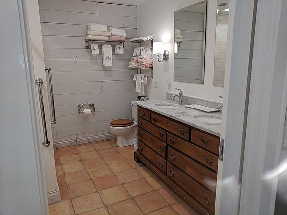 4th image of 901 Lyttleton St #901A