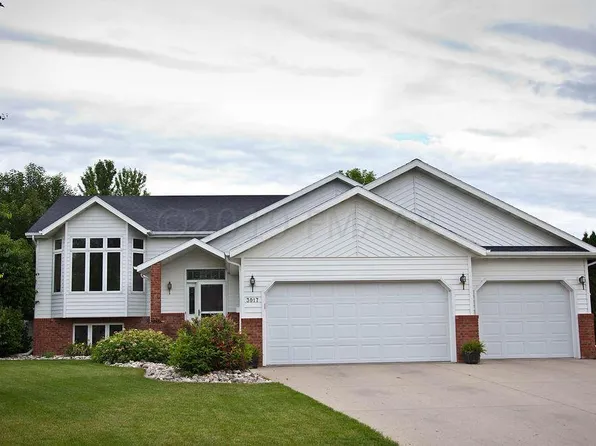 3017 38th Ave S, Fargo, ND 58104