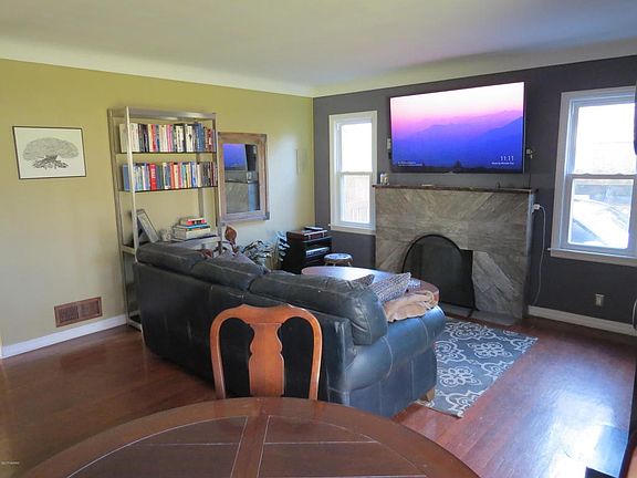 3rd image of 2314 College Ave SE