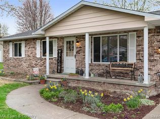 7040 Riegler St, Grand Blanc, MI 48439