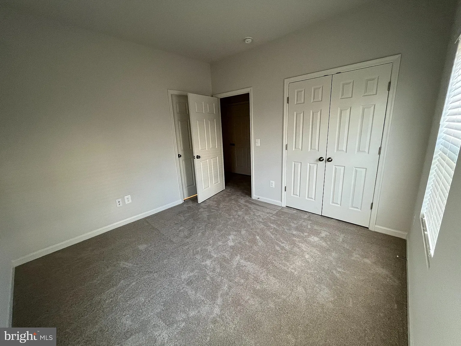 4 bed, 3.5 bath, 2500 sqft, $2,500 — Photo 4