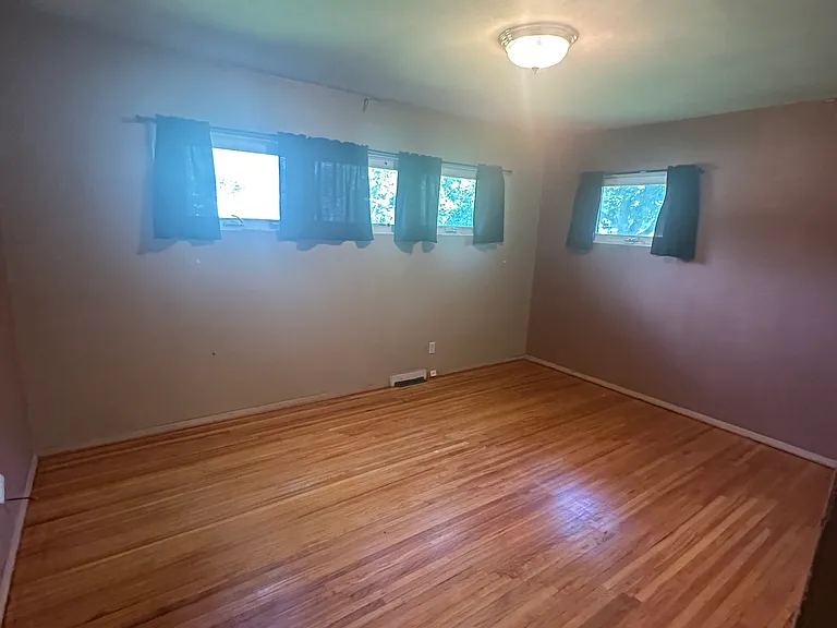2115 Iowa St #1 — Photo 8