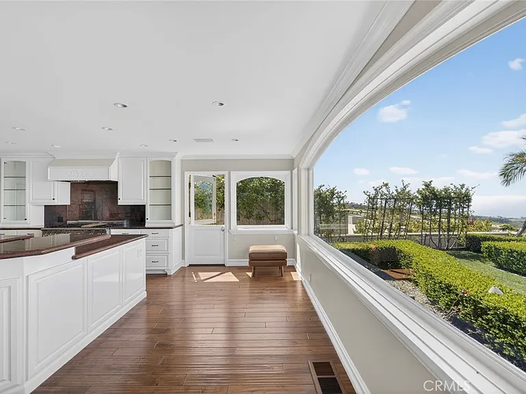 49 Cambria Dr — Photo 20