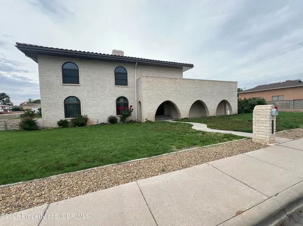 2205 N Santiago Ave, Farmington, NM 87401